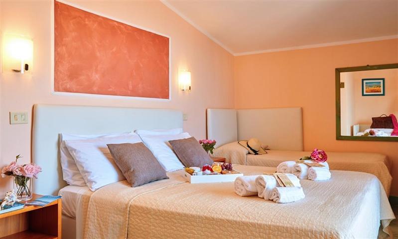 Hotel La Pergola Санта Мария ди Кастелабате Екстериор снимка