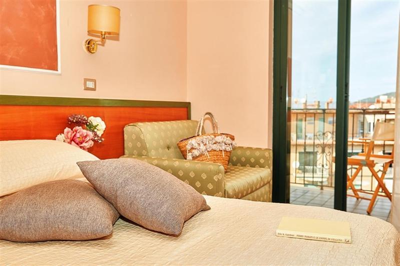 Hotel La Pergola Санта Мария ди Кастелабате Екстериор снимка