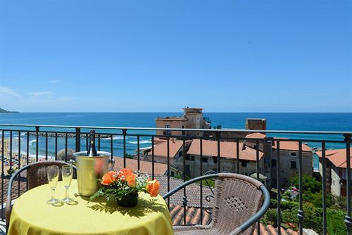 Hotel La Pergola Санта Мария ди Кастелабате Екстериор снимка