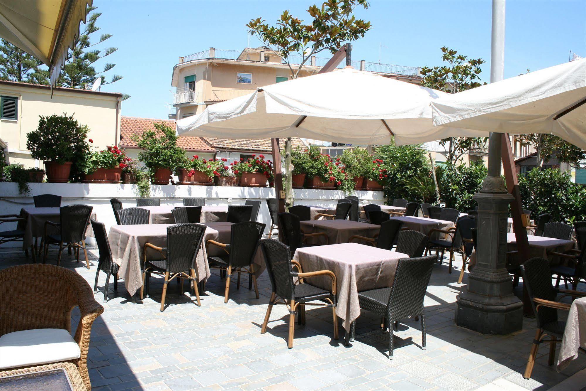 Hotel La Pergola Санта Мария ди Кастелабате Екстериор снимка