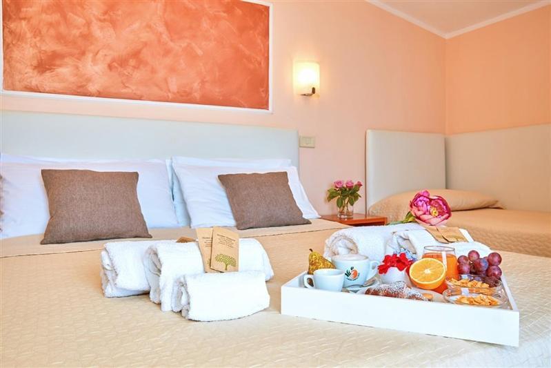 Hotel La Pergola Санта Мария ди Кастелабате Екстериор снимка